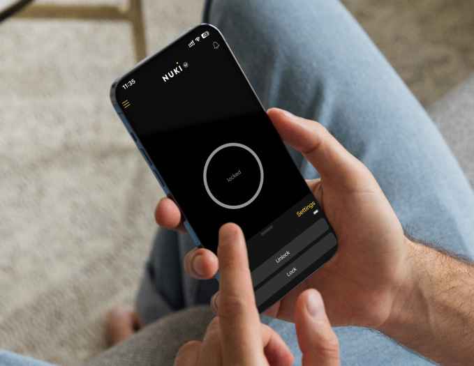 Über eine App wird das Smart Lock gesteuert und konfiguriert. (Bild: Nuki)